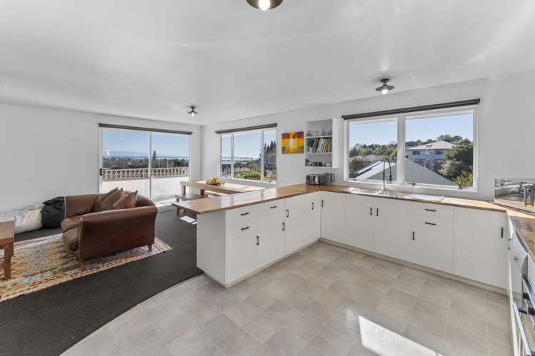 27 Idesia Grove Richmond_17