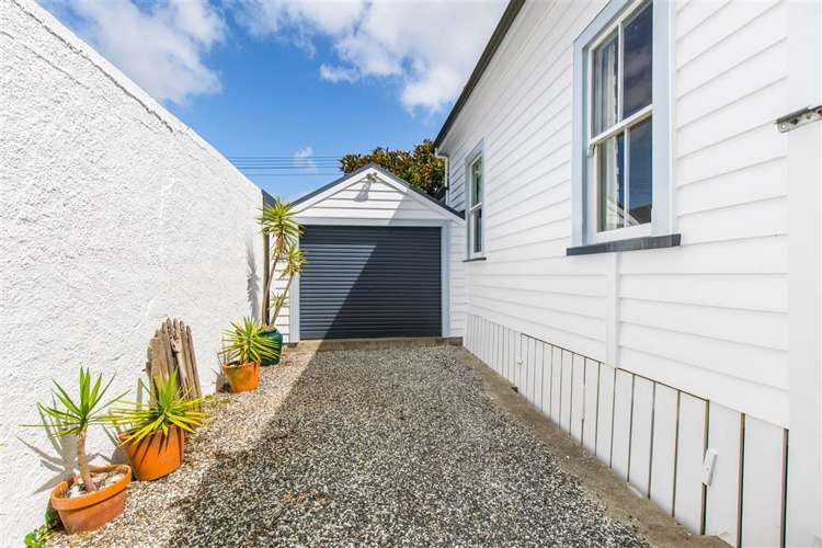 24 Mozeley Avenue Devonport_16