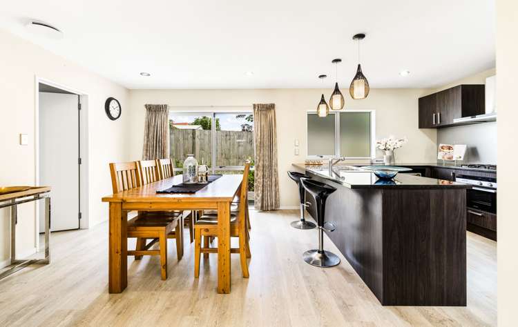 24a Vodanovich Road Te Atatu South_6