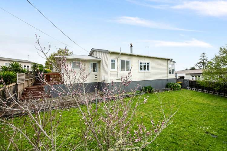 2/37 Clayburn Road Glen Eden_17