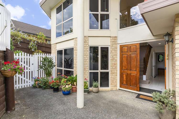 64 Whitford Road Botany Downs_1