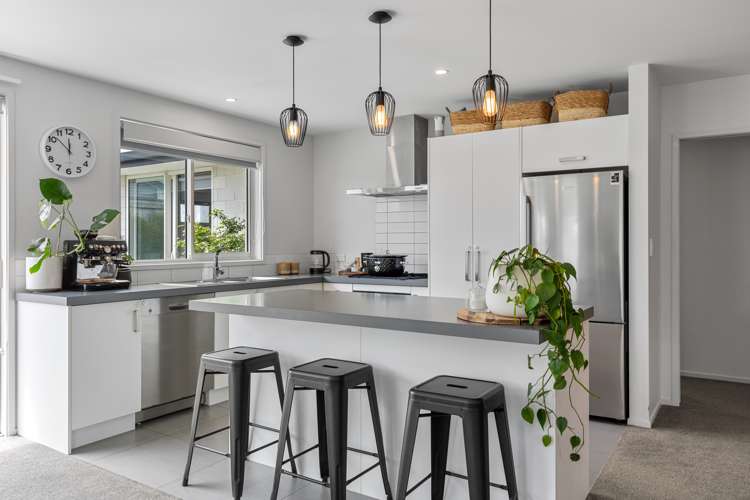 110 Puhirake Crescent Pyes Pa_5