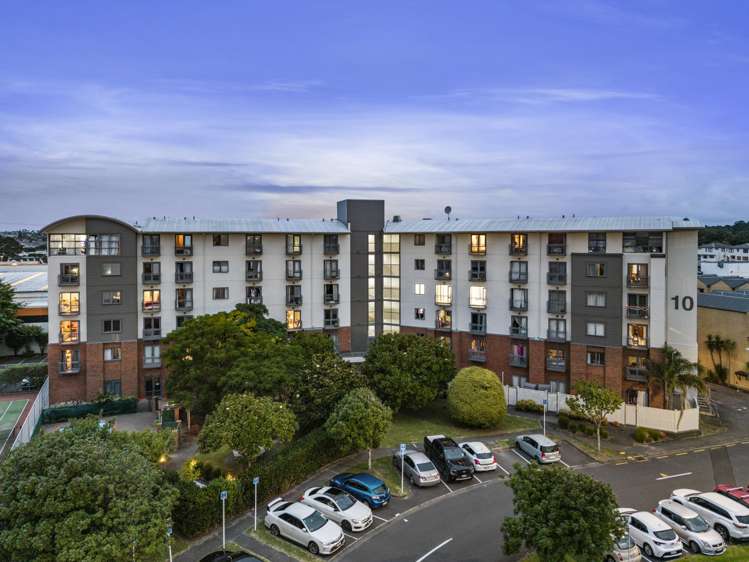 2G/10 Crown Lynn Place_0