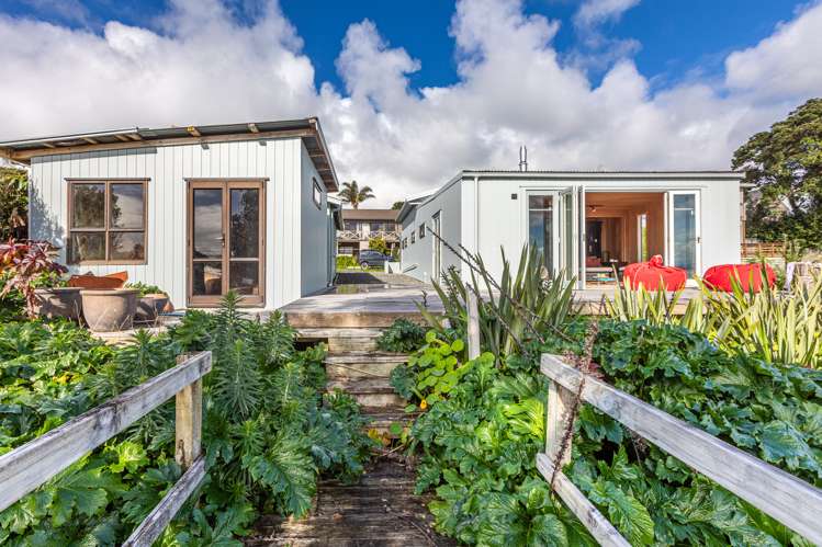 13b Torkar Road Clarks Beach_15