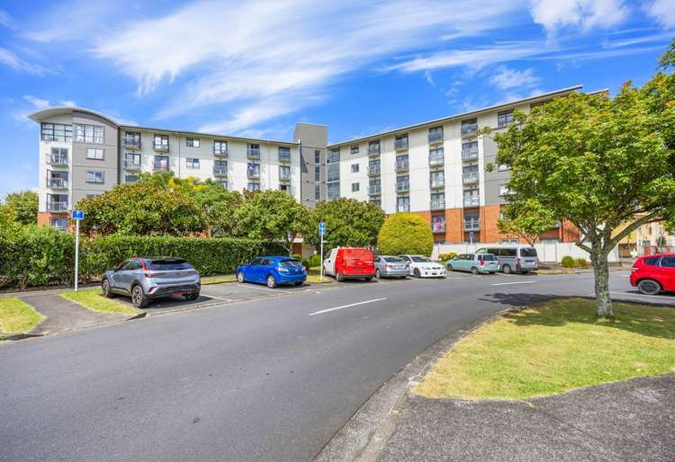 5k/10 Crown Lynn Place New Lynn_10