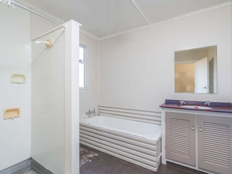 65 Mere Road Taupo_10