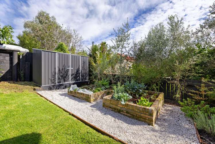 20 James Street Raglan_22