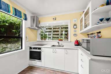 239a Whites Line East_1