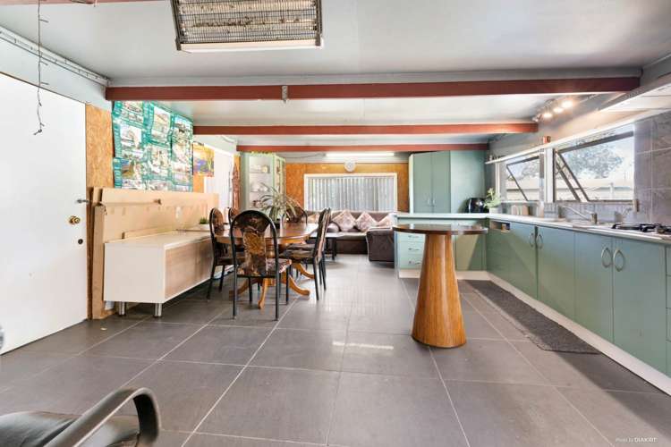 1/6 Frobisher Way Clendon Park_9