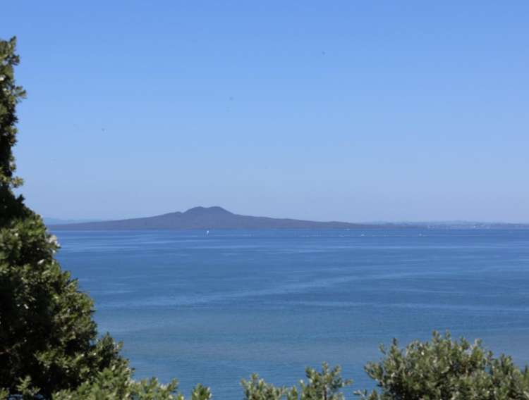 57 Hawaiian Parade_0