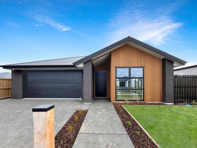 Brand new 4 bedroom family home in Rolleston