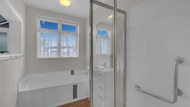 21 Holton Road Amberley_10