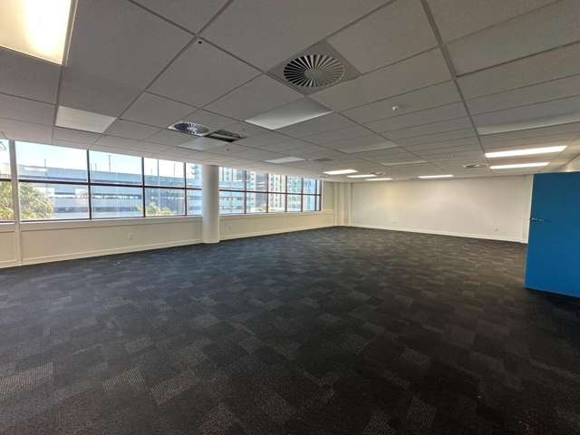 22 Amersham Way City Centre_4