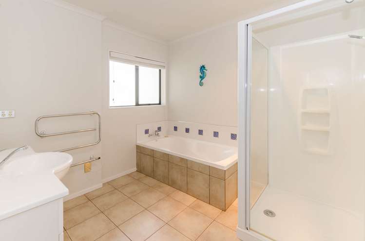 153 Milne Drive Paraparaumu_16