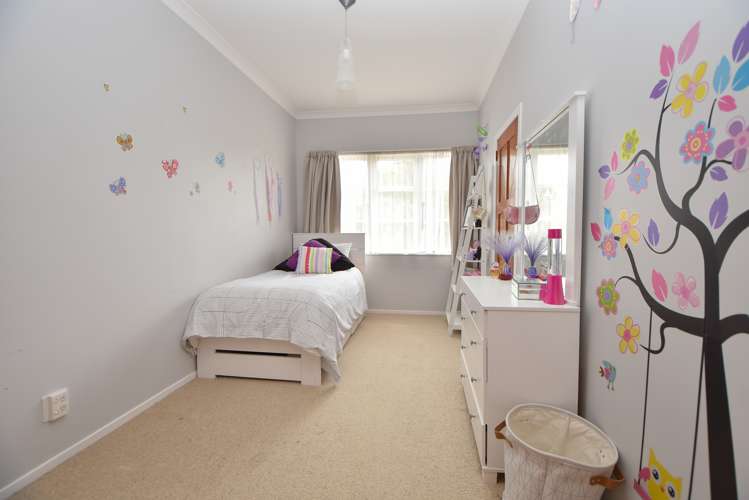 249 High Street South Carterton_9