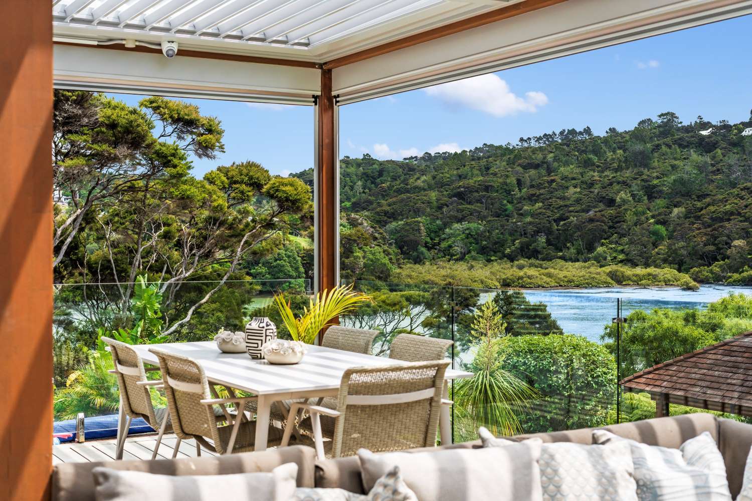 14 Oscar Road in Greenhithe, North Shore