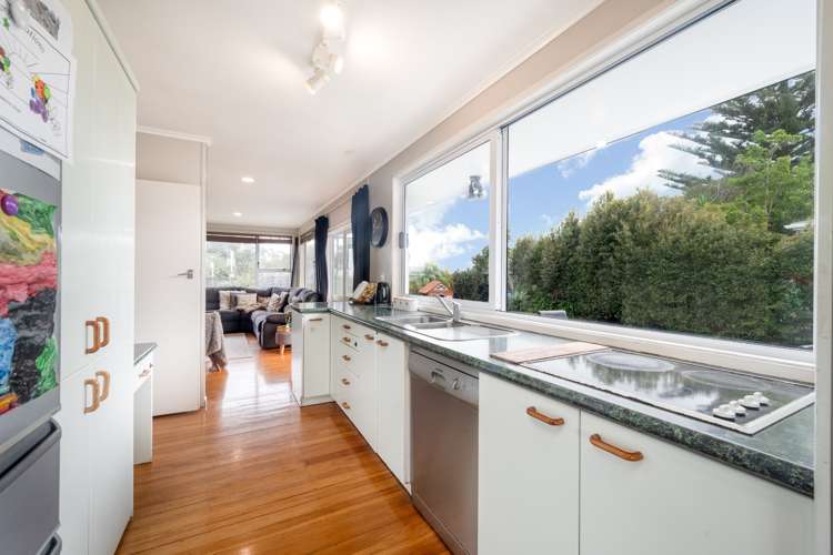 1/90 Bradbury Road Botany Downs_5