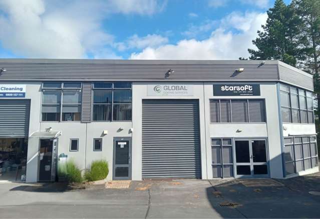 HIGH-STUD SMALL INDUSTRIAL – 107M²