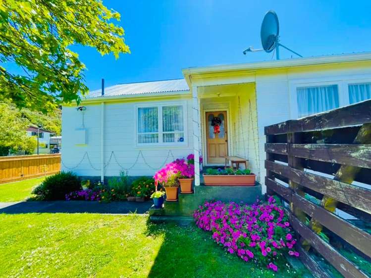 90 Mohaka Street Wainuiomata Lower Hutt City Houses for Rent