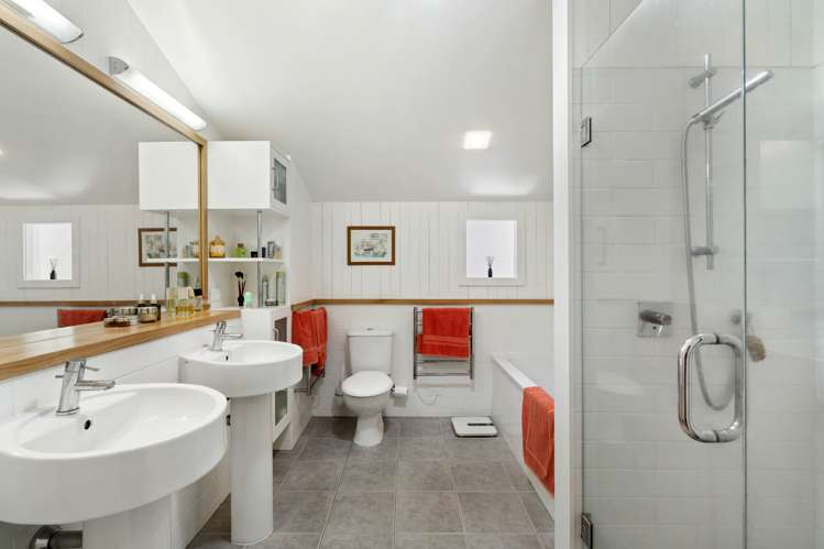 8 Herrings Cove Place Titirangi_22