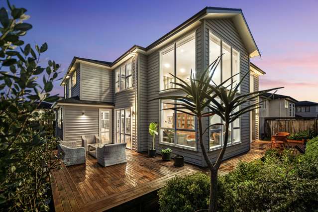 Orewa Coastal Seaview Stunner: Family Haven