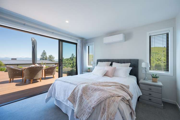 18 Hill Tops Way Stoke_13