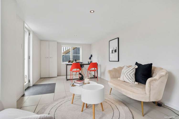 2 Marie Crescent Te Atatu South_21