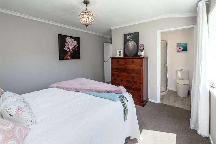 3 Cobham Place Solway_8