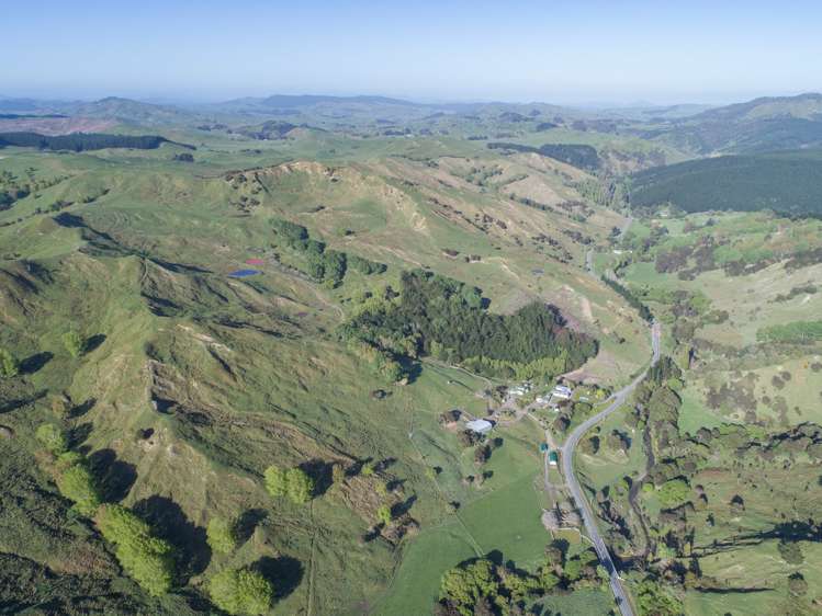 2612 Masterton Castlepoint Road Mangapakeha_14