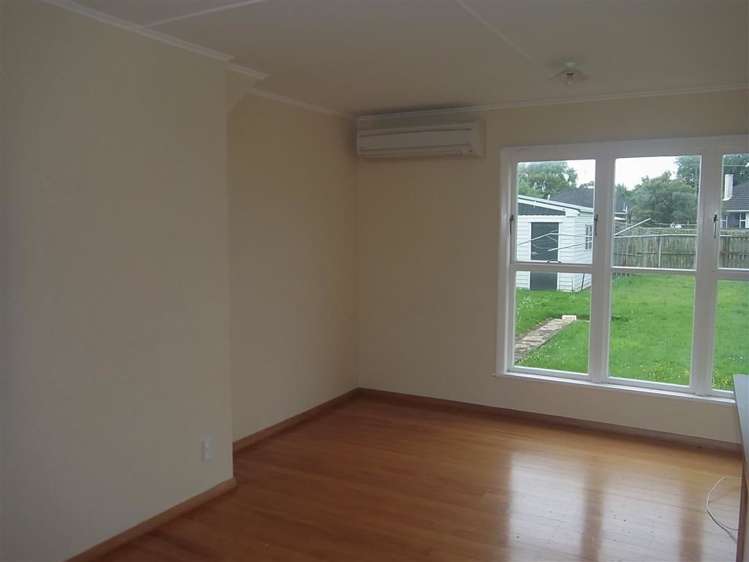 26 Devon Crescent Bulls_6