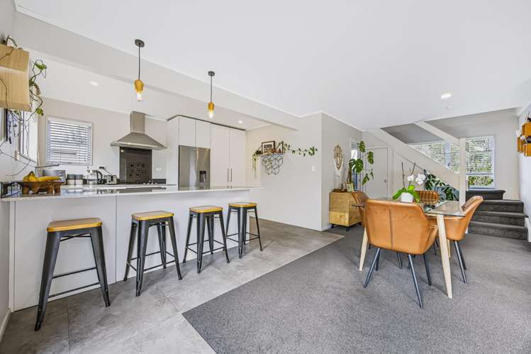 32 Springtime Crescent Stanmore Bay_5