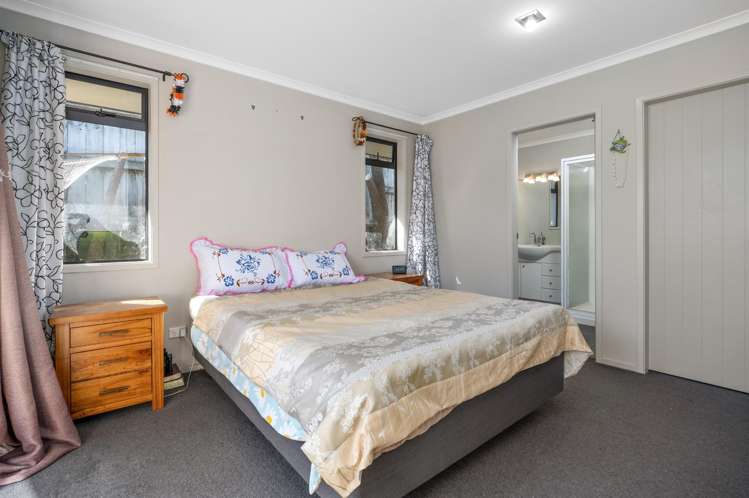 6 Gina Way Welcome Bay_12