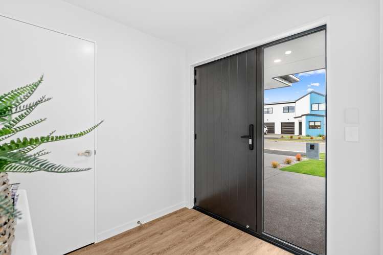 13 Samantha Lawry Road_5