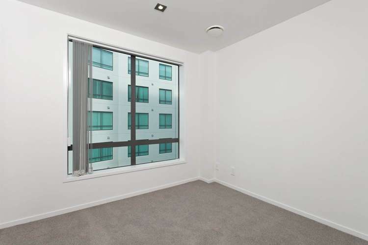 413/4 Dockside Lane City Centre_7