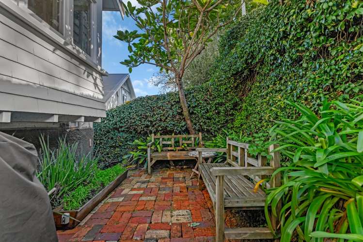 1/15A Kerr Street Devonport_16