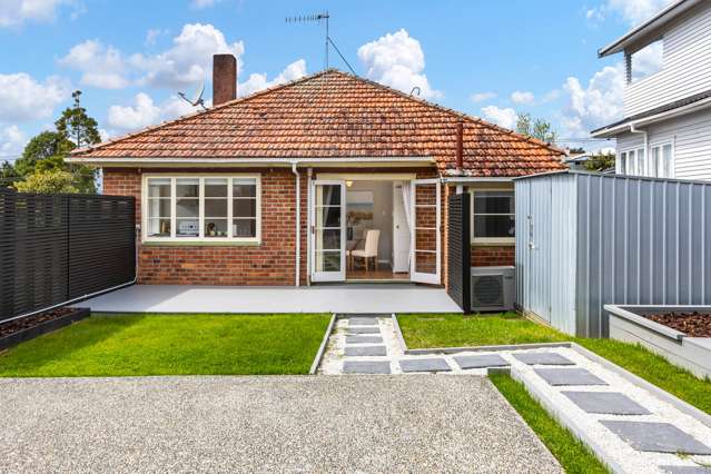 5 Mons Avenue Mount Roskill_1