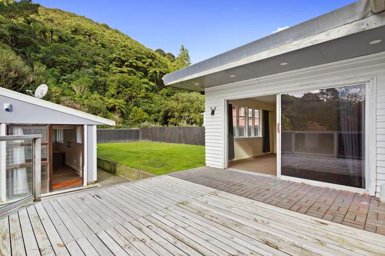 63 Sunny Grove Wainuiomata_14