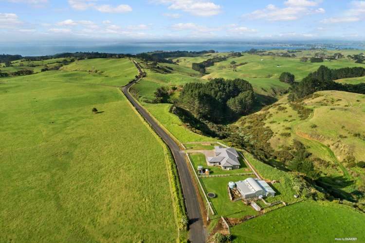 48 Hatton Road Awhitu_21