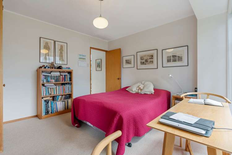 105 The Drive Epsom_7