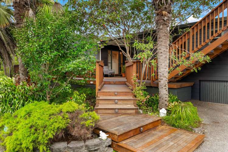 18 Awhiorangi Promenade Swanson_11