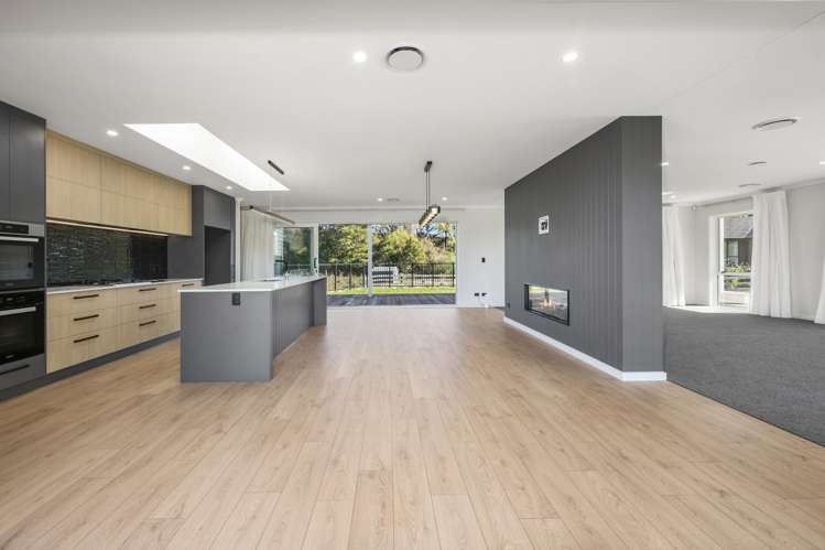 54 Great West Road_2