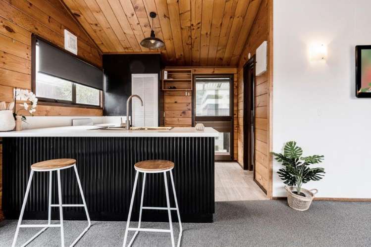 32 Golf Road 11229_14