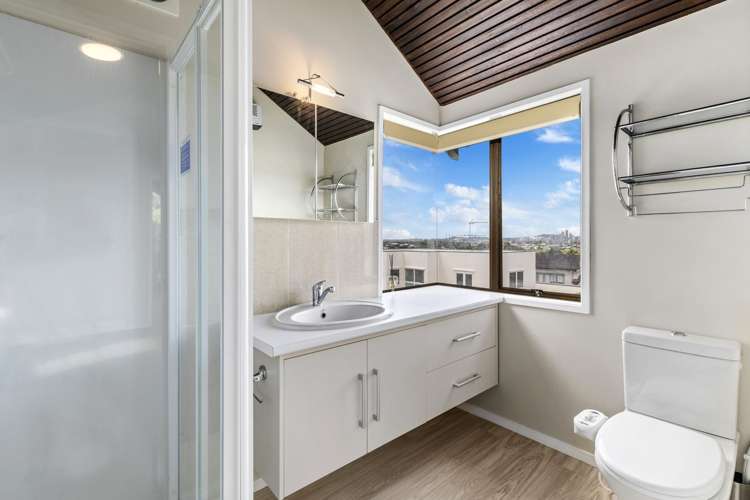 2/15 Onepoto Road Hauraki_7