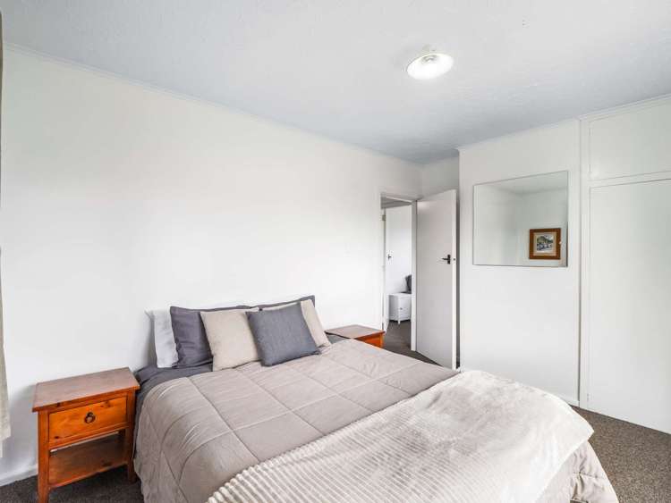 402 Yaldhurst Road Russley_25