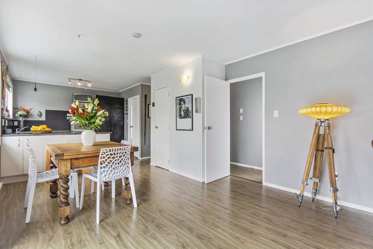 113 Solar Road Glen Eden_6