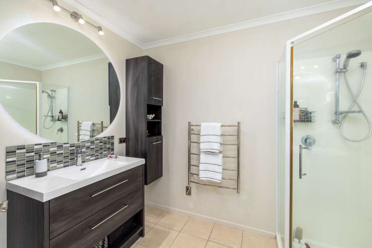 16 Len Hale Place Parklands_8