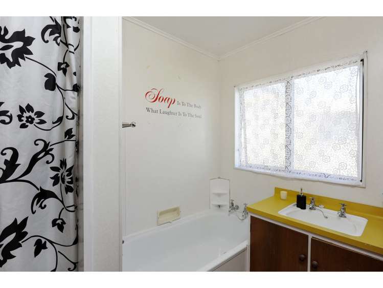 2/11 Lichfield Street Stoke_10