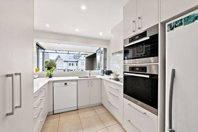 15/32 Hobson Street Thorndon_9