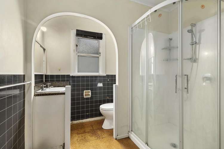 12 & 12A Wairaka Road Pukerua Bay_24