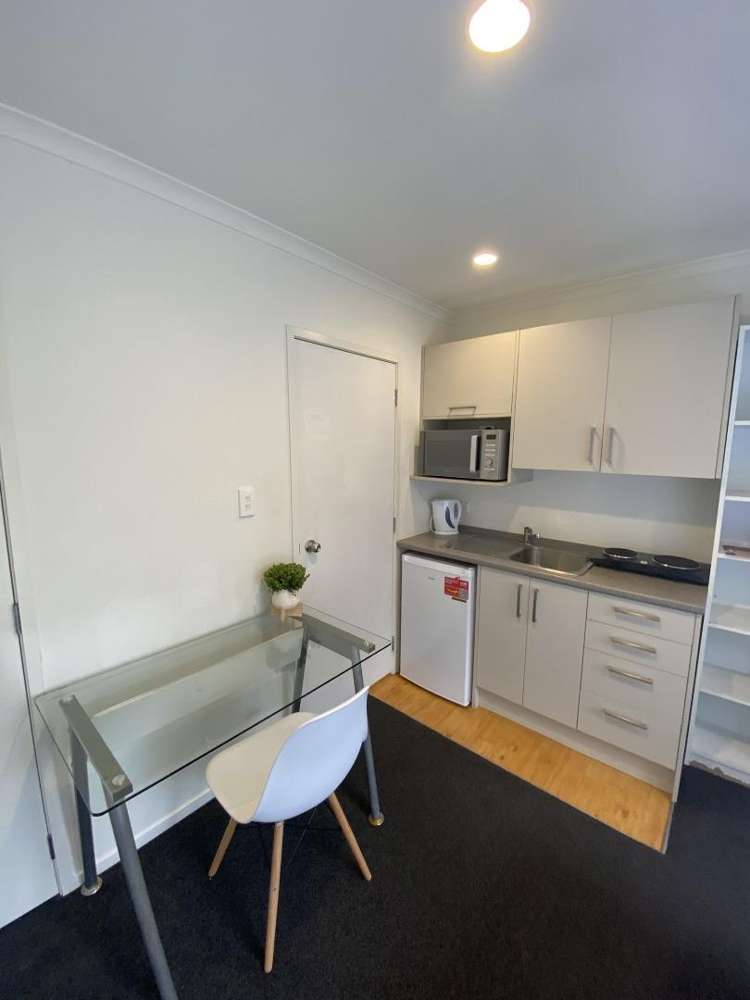 3E/16 Greensboro Street 1074_3